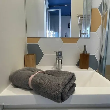 St Bruno - Studio tropiques  * Γκρενόμπλ